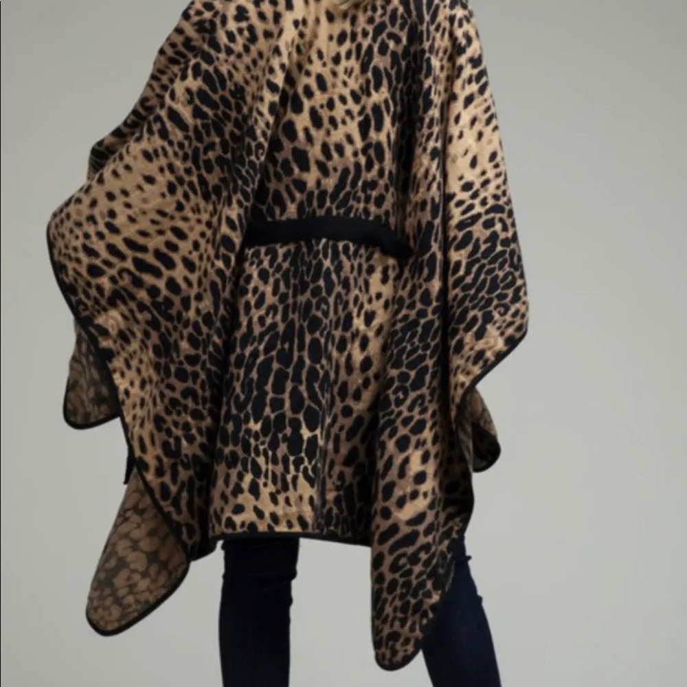 Leopard Print Ruana - Picture 3 of 4